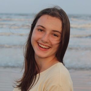 Meet your Posher, Bella